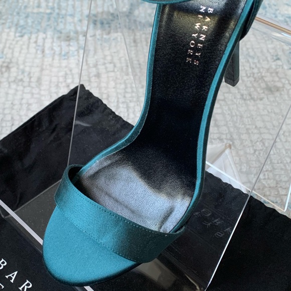 🆕 BARNEYS NY ANKLE-STRAP SANDALS - Picture 12 of 15